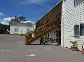 Abbey Court Motel