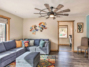 Walk to Main St & Riverfront Trail: Mtn-view Condo
