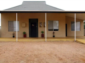 Artmecca Holiday House