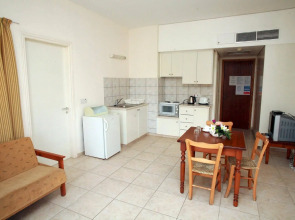 New York Plaza Hotel Apartments