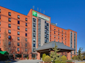 Holiday Inn & Suites Windsor Ambassador Bridge by IHG