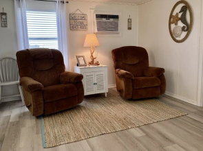 Sea Salt On The Rim 2 Bedroom Home by Redawning