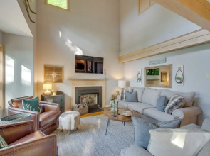 Serene Hideaway With Views, 1 Mi to Hike & Ski!
