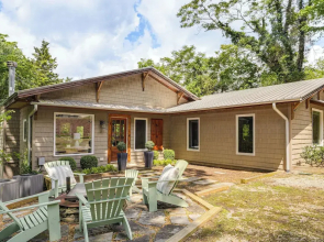 Silver Point Home ~ 1/2 Mi to Center Hill Lake!