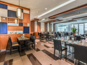 Курортный отель Fishermen's Harbour Urban Resort