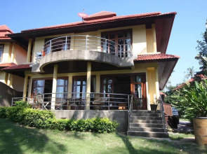 3 Bedroom Villa Beach Front Resort TG12