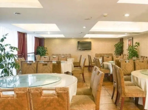 Jin Hu Jing Pin Jiu Dian Huan Le Gu Dian