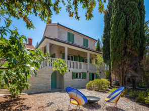 Sina in Splitska with 4 bedrooms and 3 bathrooms