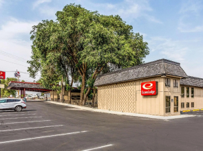 Econo Lodge near Snake River