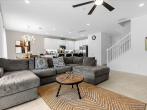 6 Bedrooms / 5 Bathrooms / Solterra (5220 OA), Davenport, US