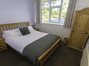 Streamways Nr Croyde 6 Bedroom, Sleeps 12-16, Hot Tub