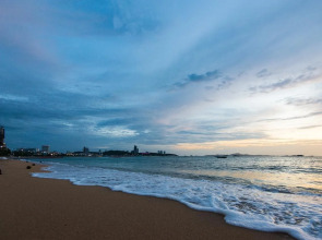 Seashore Pattaya Resort