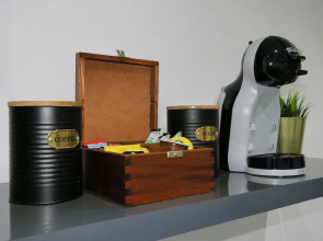 Tudors eSuites JQ Regency Kingsize