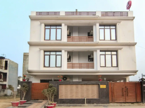 Hotel Madhuri Palace by OYO Rooms