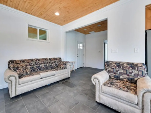 6 Mi to Rough River Lake! Waterfront Home w/ Deck
