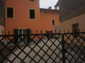 La casa di Edone