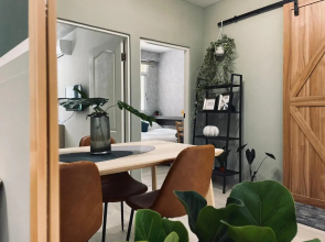 暮川旅宿 走路可達小港機場附兩個停車位