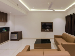 Hotel Karuna Residency