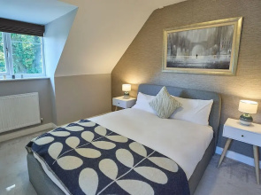 Host Stay Danford Court
