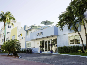 Aqua Hotel & Suites