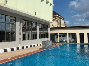 De Silver Green Luxury Hotel