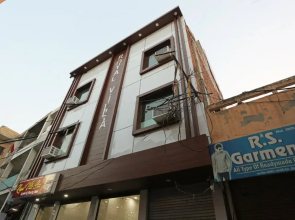 Hotel Royal Villa by OYO Rooms