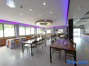 Valentine Hotel Angeles City Managed by Cocotel