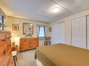 Quaint Lakemont Retreat: 1 Mi to Seneca Lake!