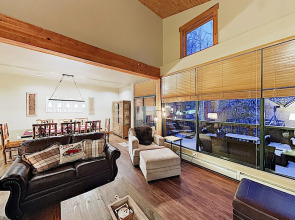 New Listing! Alpine Getaway W/ Deck, Near Skiing 3 Bedroom Home