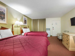 Econo Lodge Sequoia Area