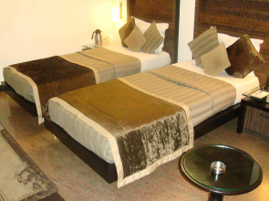 Shreyans Inn