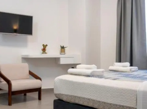 Glyfada Gallery Apartment