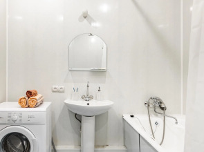 Tolstoy Apart Лейтейзена 9