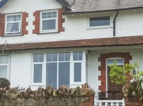 2 Cae Glas