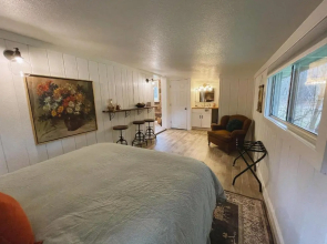Emerald Valley Inn
