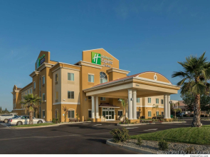 Holiday Inn Express & Suites / Red Bluff - South Redding Area