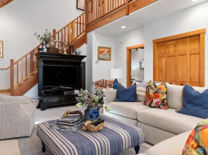 111 Hickory Springs in Wintergreen Resort