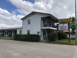 Historic Mansion House Inn