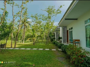 Kampot Riverfront Boutique