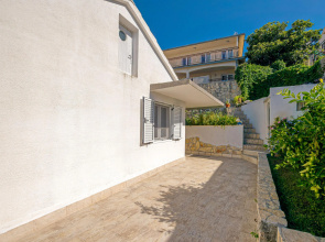 Apartment Vera in Okrug Gornji (Ciovo)