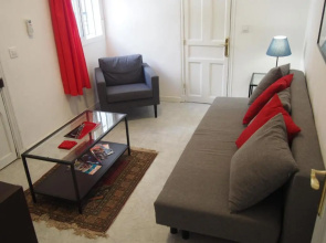Casa Valientes B - Free private parking, patio, WiFi & AC