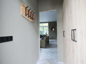 Modern Holiday Home With Decorative Fireplace