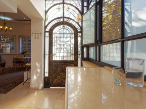 Colony Suites - Levant Apartment