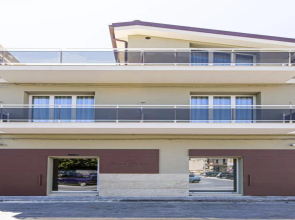 Charme Simon Bolivar