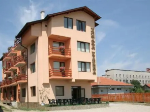 Family Hotel Elena