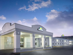 Days Inn Roanoke Near I-81