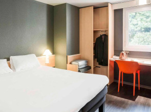 Sunshine Hotel And Residences