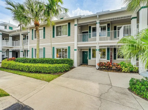 Naples Resort Condo on 2 Championship Golf Courses