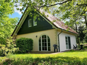 Tidy House With Sauna and Steam Bath, in a Forest