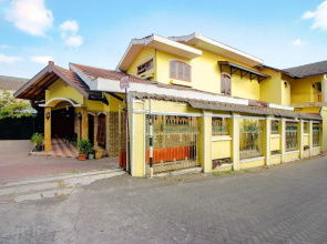 Hotel Mawar Saron 2 by OYO Rooms